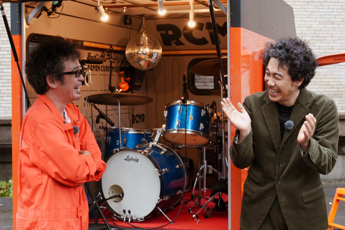 oricon's tweet photo. 奥田民生、4年ぶり『SONGS』出演❗️
こだわりのレコーディングカーで
大泉洋と名曲「マシマロ」披露🎸

ユニコーン解散からソロ始動までの思いや
井上陽水との交流、PUFFYインタビューも
https://t.co/14lN8oZuSR

#SONGS #奥田民生 @nhk_songs https://t.co/wCRuZ52k1T