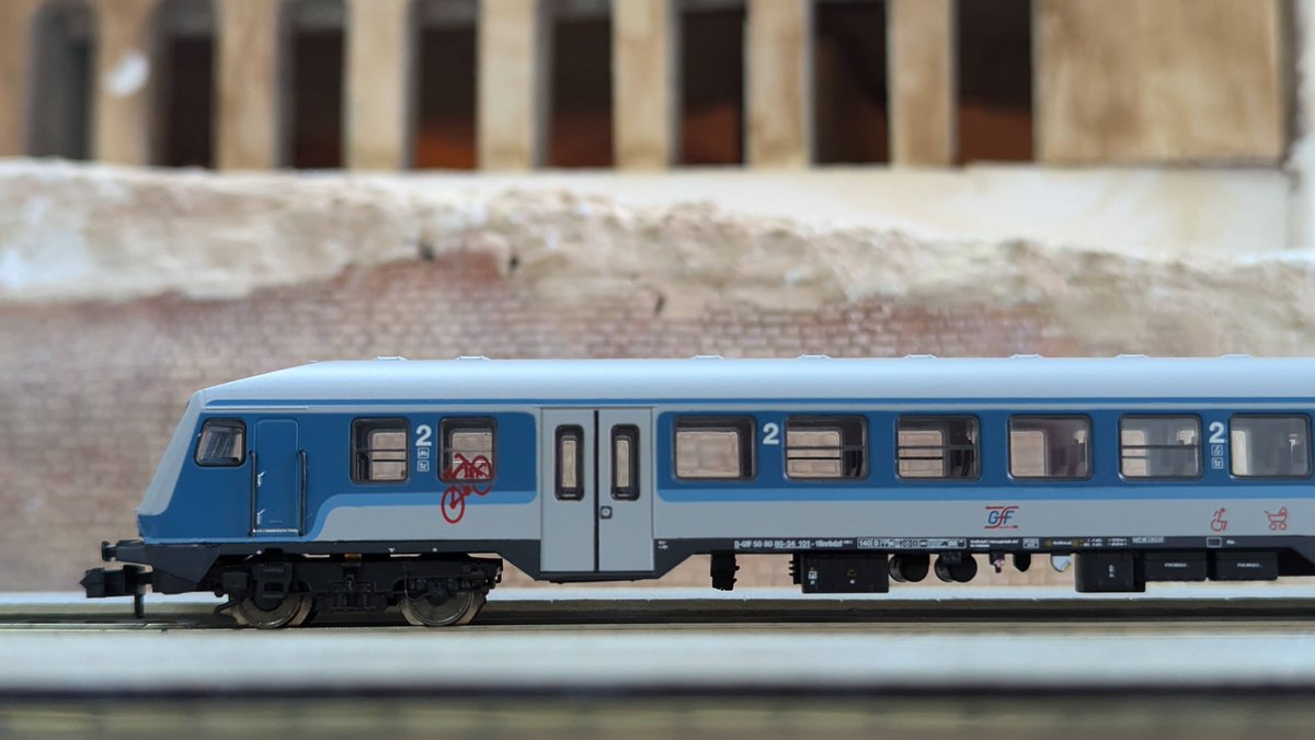 elmertrain1's tweet photo. 欧州鉄道カレンダー2025年プレゼント!
#Nゲージ #MiniTrix
ミニトリックスから、GfFの客車が入荷!
Blaulinge 客車セット GfF EpⅥ
https://t.co/Fn684IRQwf
2等客車 Blauling GfF EpⅥ
https://t.co/wJEDG6yMoG
#エルマートレイン
#ElmerTrain https://t.co/KahbLK7PPW