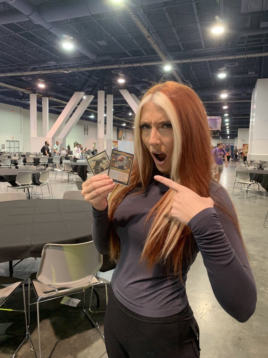 Weasel cards signed 🥰 <a href="/VoxyTwitch/">Voxy</a> #MCVegas