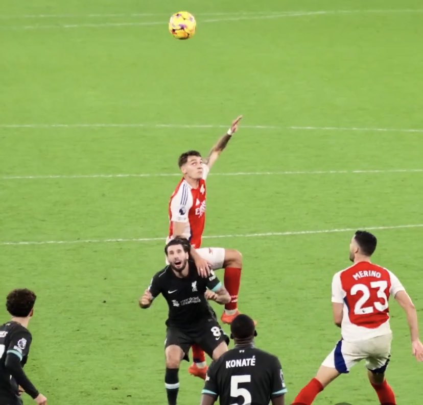 overdrivememes's tweet photo. @APresserV2 @CorzekM Take your pick. Arsenal will bottle again like they always do. Arsenal fans have a very well developed “why always us” complex and it has them in an absolute chokehold. Now they have a manager that exacerbates this complex to a frightening degree. Another lost season #artetaout https://t.co/TzI4yCnhQN