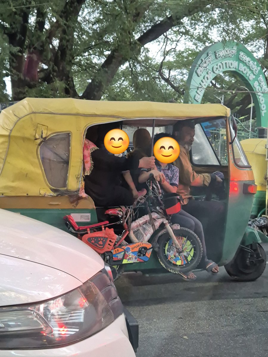 pruthvi18's tweet photo. Struggles of carrying a new bicycle home are real #GroClub https://t.co/nFePJgYXWC
