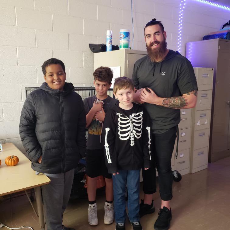 Murphy_NOEagles's tweet photo. It’s with a heavy heart that I announce the passing of both sir waffles and shredder. Shredder passed in May, Sir Waffles, today. They brought so much joy and responsibility into the classroom. Thanks guys. #BestPetsEver https://t.co/RHEF2ZBgsJ