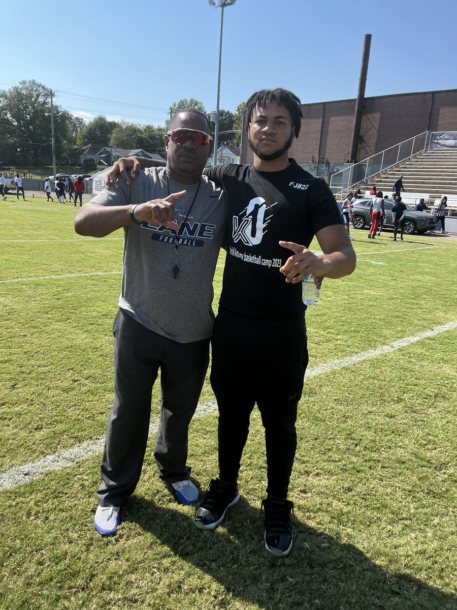 Chrisreed5783's tweet photo. Had an amazing time talking to the coaches and players of Lane🙏🏽 @LaneAthletics @thelanecollege @VyronBrown31 https://t.co/6ZrXMYPNuB
