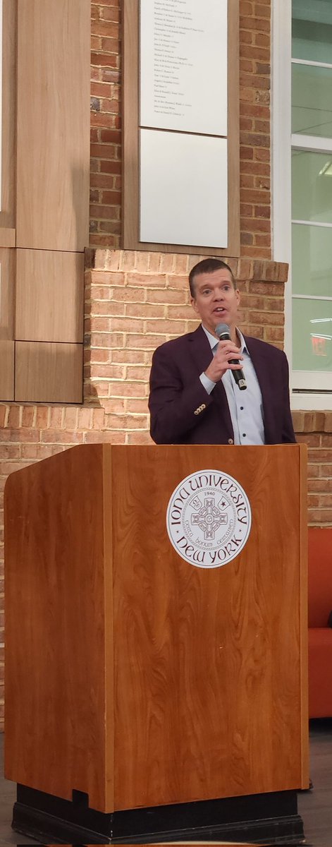 ChuckDSportsGuy's tweet photo. Head Coach Tobin Anderson talks about what's in store for the Gaels men's basketball team this season. #IonaGaels #CaMMVetsMedia #IonaBasketball #CollegeBasketball #TipOffDinner @KGKraetzerMedia https://t.co/PgMU2XIiP5