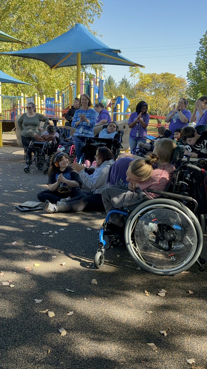 CHPCRUSADERS's tweet photo. 🌟 Last week, in honor of Disabilities Awareness and Hispanic Heritage Month, we held an unforgettable tribute! 🌟
We were thrilled to have the Mariachi Sensation band join us, bringing the energy and joy of traditional mariachi music right to our playground! Students and staff came together outside to enjoy the music, creating a memorable and heartwarming experience that brought our school community even closer.
Moments like these remind us of the beauty in our diversity and the power of inclusion! @JCPSKY @JCPSZone2 #weareCHP
