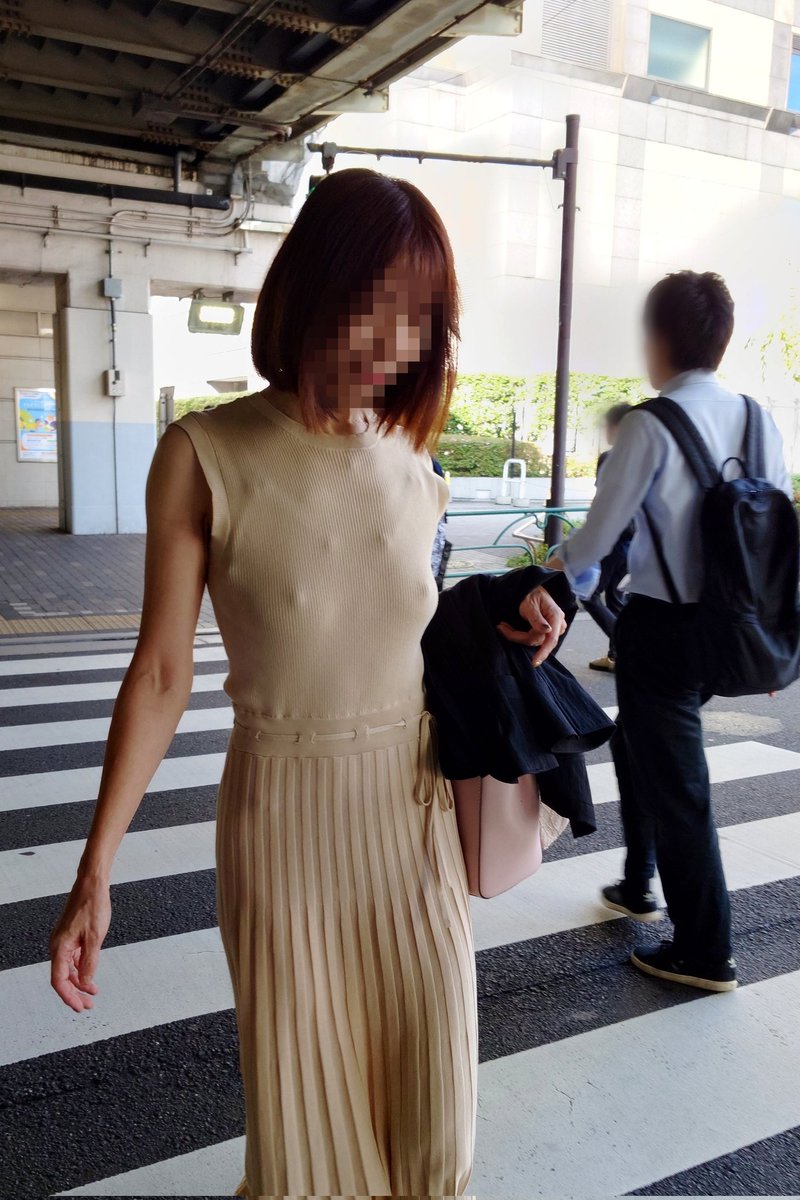 tamerofbrain's tweet photo. 生地薄め、柔らかめのニットは素晴らしく、更にワンピースなら最高です。

なお、♥RP💬いただいた方にはゲリラ的に🎁をDMしたりしますので、ご迷惑でなければ無意識にリプしてみてください^^
#変態 #ペット #調教 #露出 https://t.co/zO3m3nQ8JG