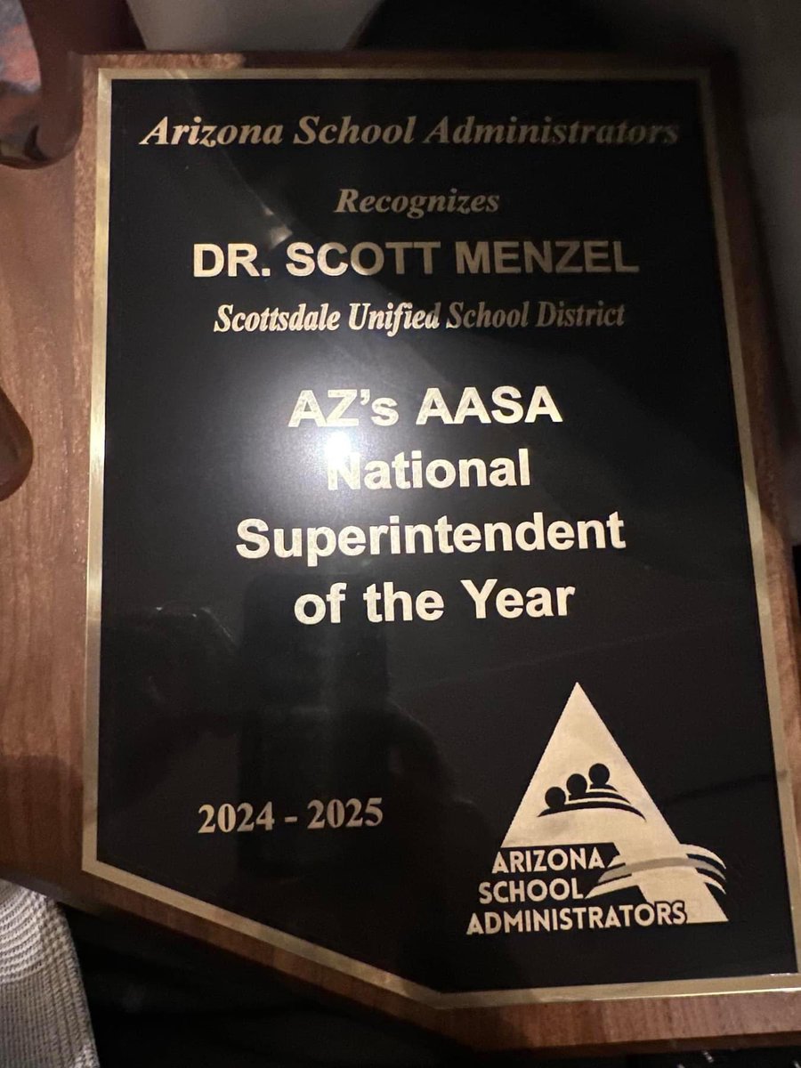 SPC_AZ's tweet photo. Our very own Superintendent Menzel was just awarded the National Superintendent of the Year for Arizona by the Arizona School Administrators! Congratulations Dr. Menzel!! 👏👏👏 @ScottsdaleUSD https://t.co/Tgt8vFs6Tg