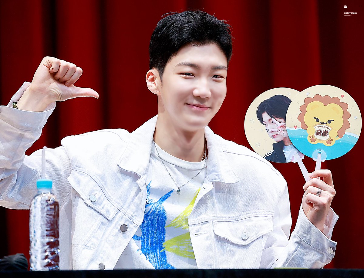 hoonystory0111's tweet photo. 🦁🤍💛🍞

11월 2일, 2024 LEE SEUNGHOON FAN CONCERT [OFFLINE LIVE] 부채 나눔

❶ 부채 100개
❷ 당일 시간 장소 공지

#이승훈 #HOONY #위너 #WINNER https://t.co/l1PC7npT4W