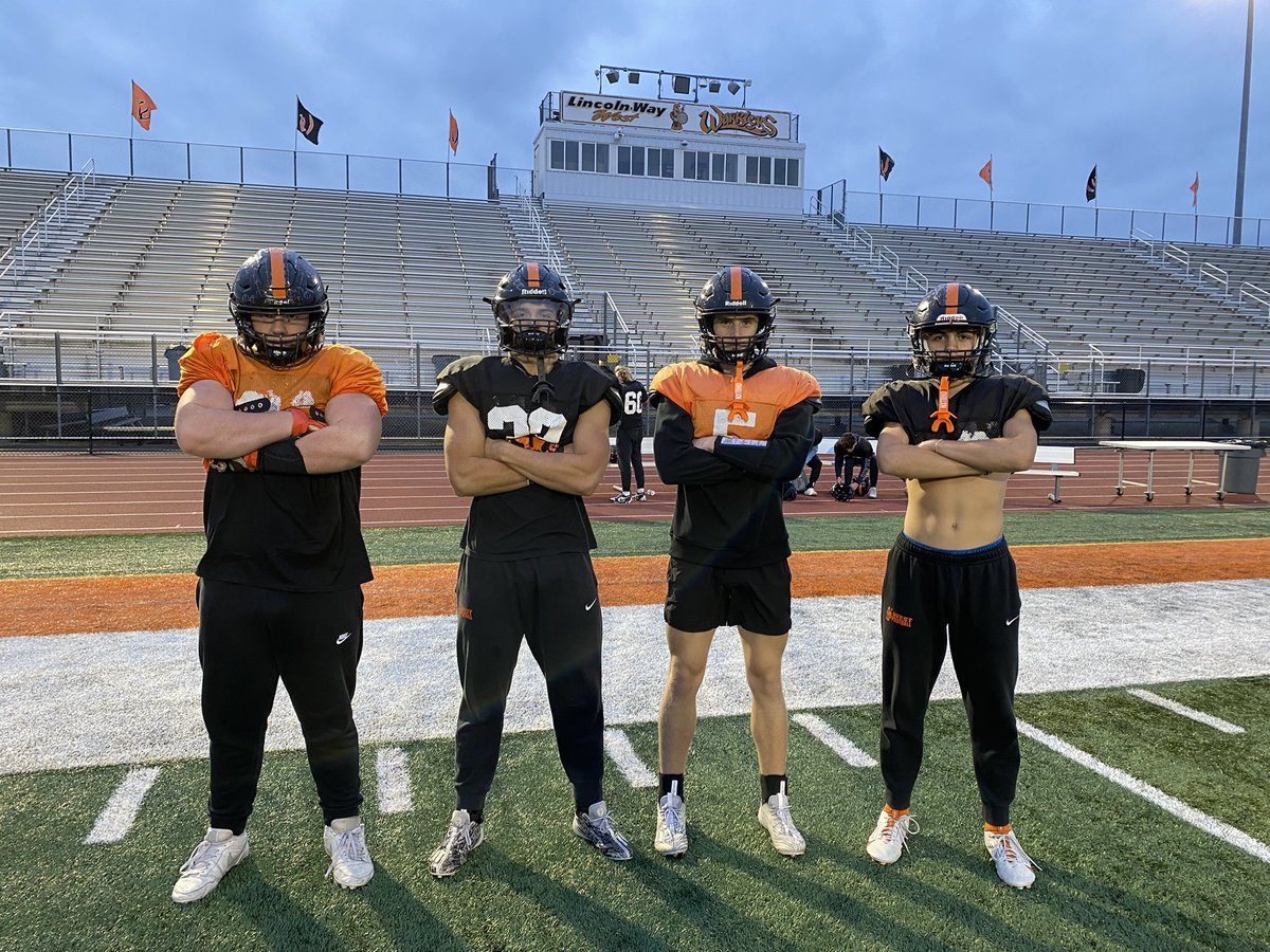 Congratulations to our <a href="/FitnessPremier/">Fitness Premier 24/7 Clubs</a> Week 9 Players of the Week vs Bradley

Offense: OL Reilly Kliros
Defense: DL Nathan Elstner
Special Teams: Chase Markowicz 
Effort: DB Austin Woodward

#GoWarriors
