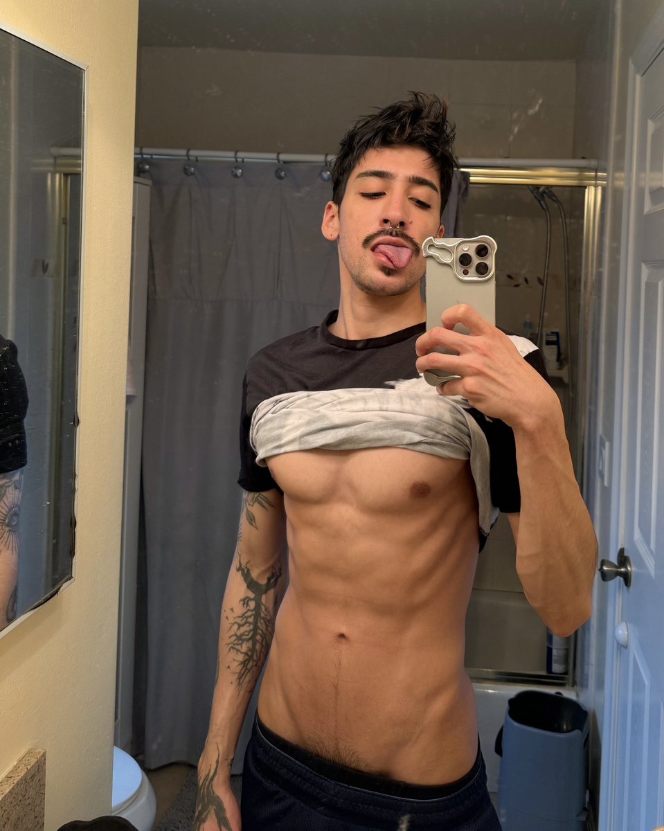 vesmiir's tweet photo. messy hair + mustache 👨🏻 https://t.co/bI3zksj2B3