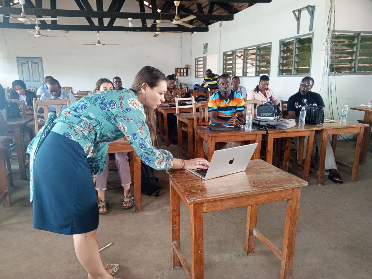 TogoReporting's tweet photo. Merci Caroline pour ce partage fructueux. 
En attendant la deuxième phase
La phase pratique; on ira sur le terrain; on va monter https://t.co/2eB1ELCF6T