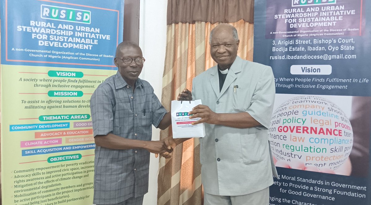 _rusisd's tweet photo. Rusisd Elightenment Radio Program on Premier FM 93.5 (Radio Nigeria)...
Pix highlights of resource persons and the topic discussed...
Ven.Adewale Sanda( Protecting Our Environment for Sustainable Development), Aremo Tola Olaoye ( Hunger in the Land Again). https://t.co/4DqEsiBSN1