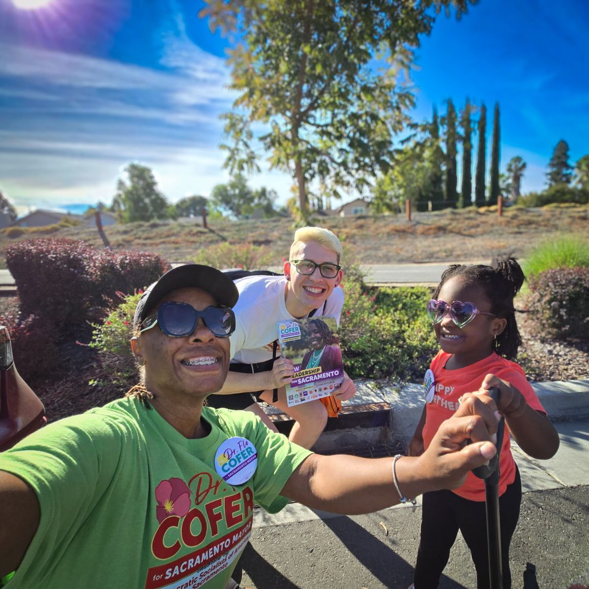 Flo4Sacramento's tweet image. Some of #TeamFlo's cutest Sunday canvassing crew 💜

#FloForMayor #Sacramento