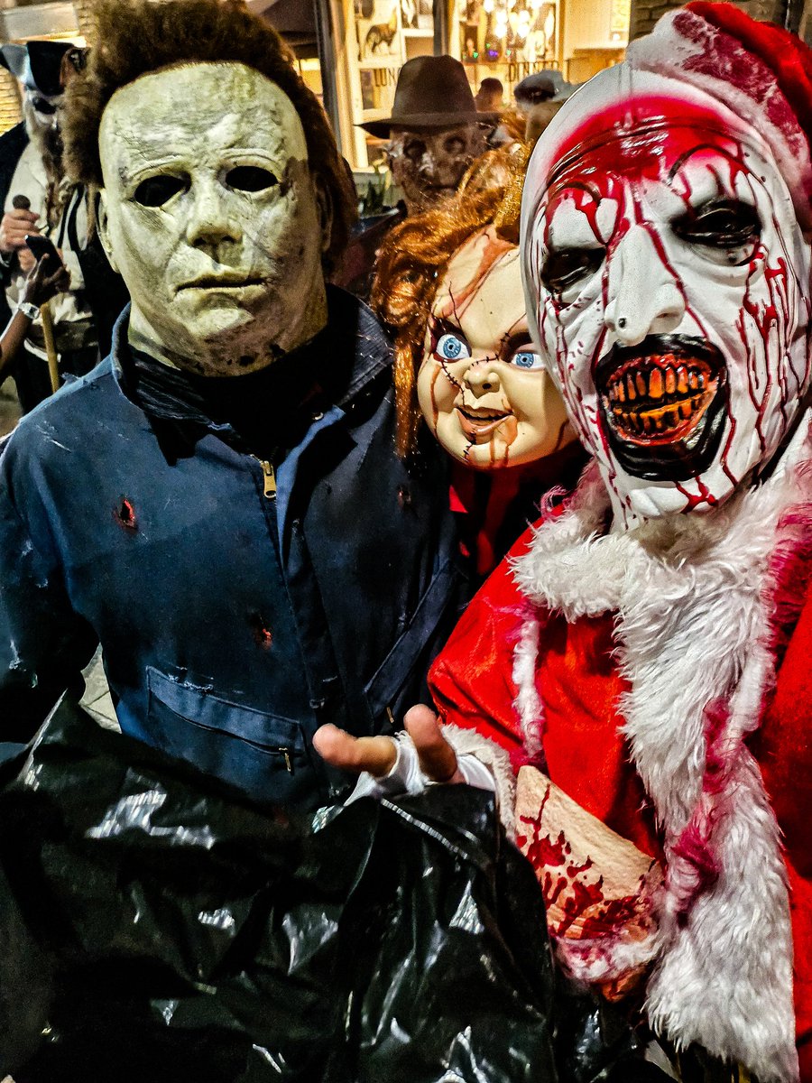 xthiiago's tweet photo. I got reinforcement @_LaurenLaVera_ run 👻✨🎃 #Halloween #HalloweenIcons #Terrifier https://t.co/H7W6BtRV9E