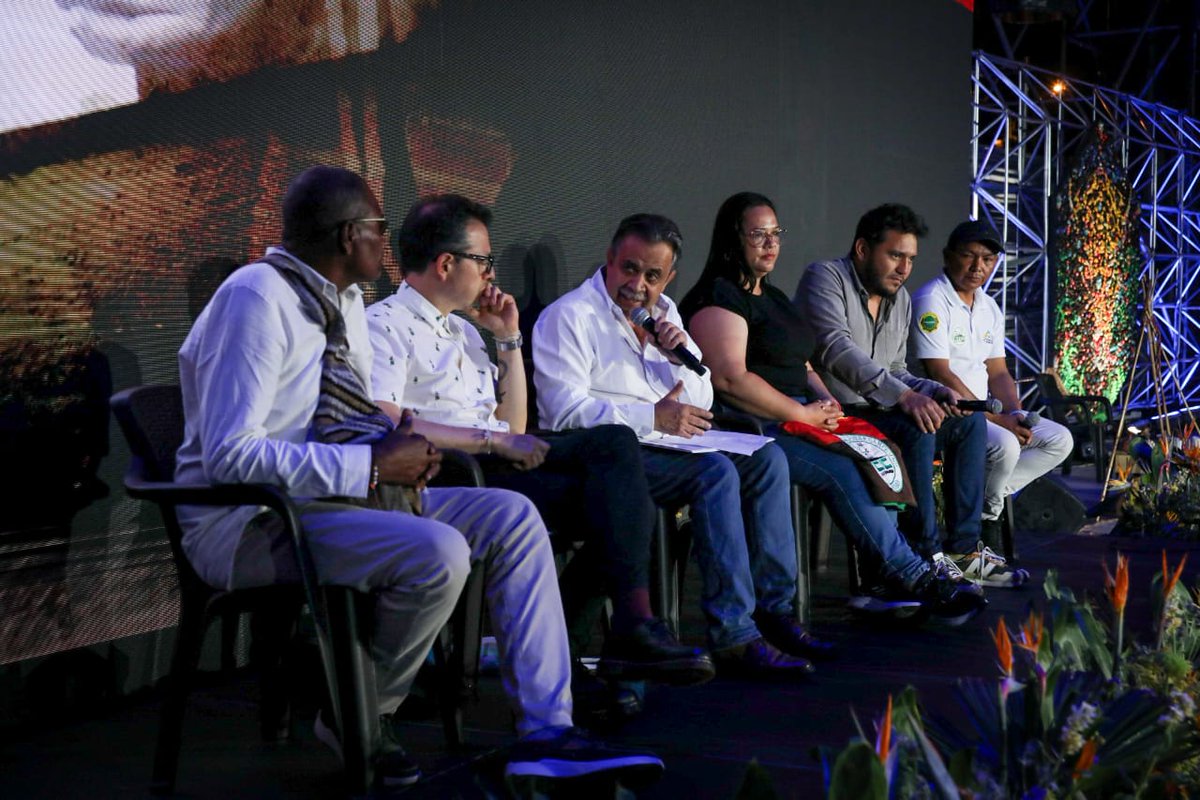 RenovacionCo's tweet photo. Presentamos en la #COP16 el Proyecto #RiosDeVida con las comunidades de Cajibio, Caracoli, Simití, Tierralta e Itsmina. Sin las comunidades no hay transformación territorial. #PazConLaNaturaleza Un proyecto de @RenovacionCo y @mincultura https://t.co/6Qo2sytkrN