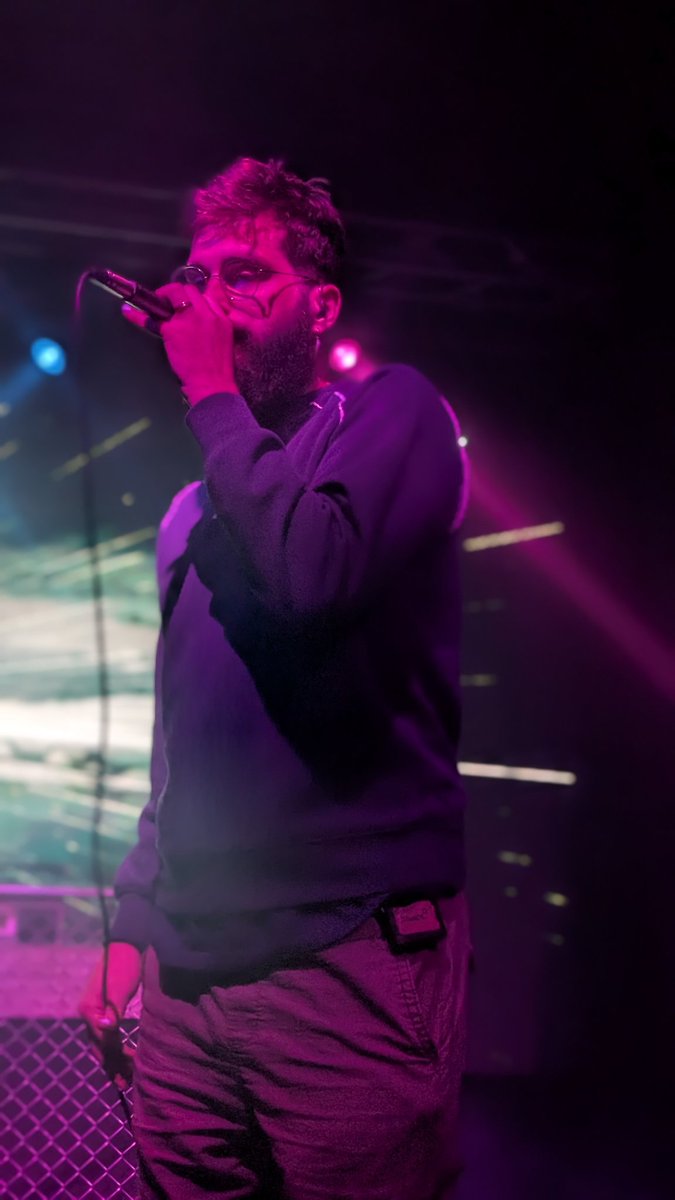 After my 7 hour drive back home I fell right asleep, so now I'm finally posting some of the top pictures I took last night in Milwaukee! Glad I got to collect to MitchMerch™
<a href="/iamRav/">Rav</a> <a href="/iamkillbill/">KILL BILL THE RAPPER</a> @iamScuare <a href="/blkpwrngrno1/">no1mportant</a> <a href="/_itmitch/">MITCH!</a> 
I'll be sending y'all plenty more pics!