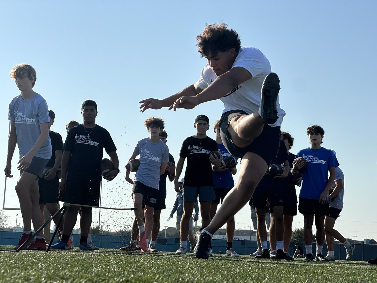 Pedroaltam10's tweet image. I had a great experience at @Chris_Sailer kicking camp and I was blessed to win the kicking camp #Vegas