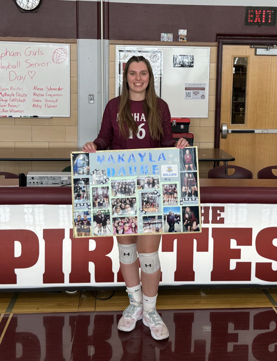Celebrating four years of varsity volleyball. Playoffs here we come 💪🏼🏴‍☠️🏐
