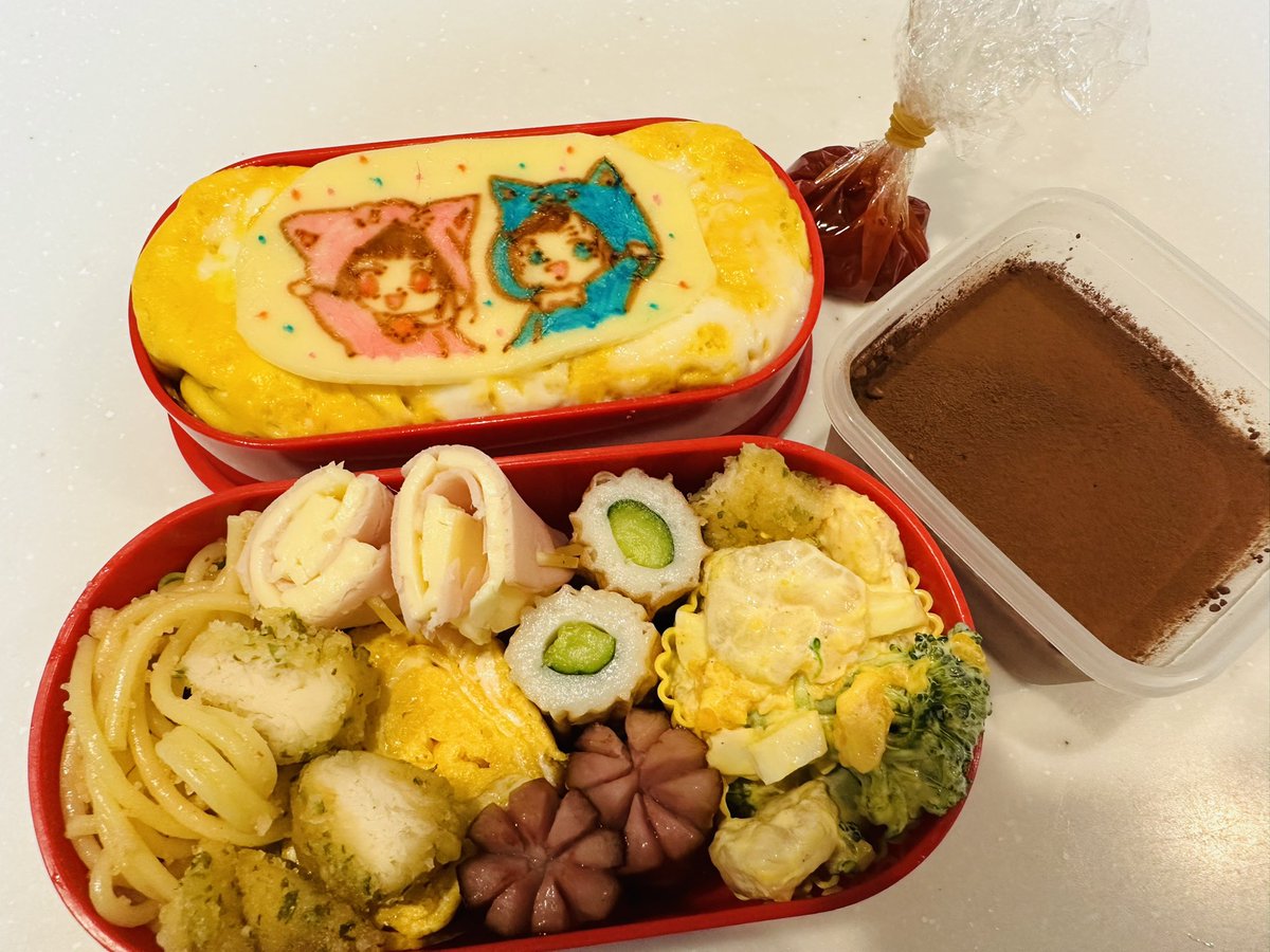土曜日。久しぶりの弁当日。長女に『ちろぴののお弁当がいい』と言われ、断っていましたが、3人目が産まれ、お姉ちゃんとして頑張ってくれている長女へほんの気持ちのお礼も兼ねて。
あまり時間がなかったから手抜きキャラ弁になってしまったけど、学校では少し話題になったみたいで…良かった✨