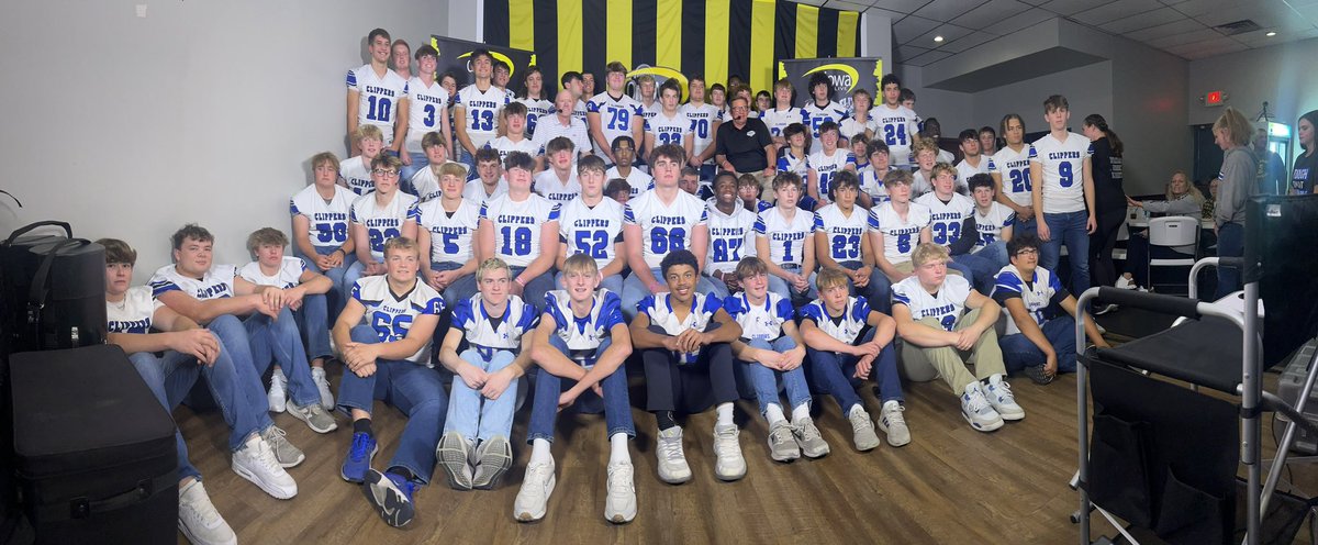 CCAClipperFB's tweet image. Thank you to Scott Saville and 9.2 for inviting us to ONIowa Live.  @KCRG_Sports  @SavilleSez