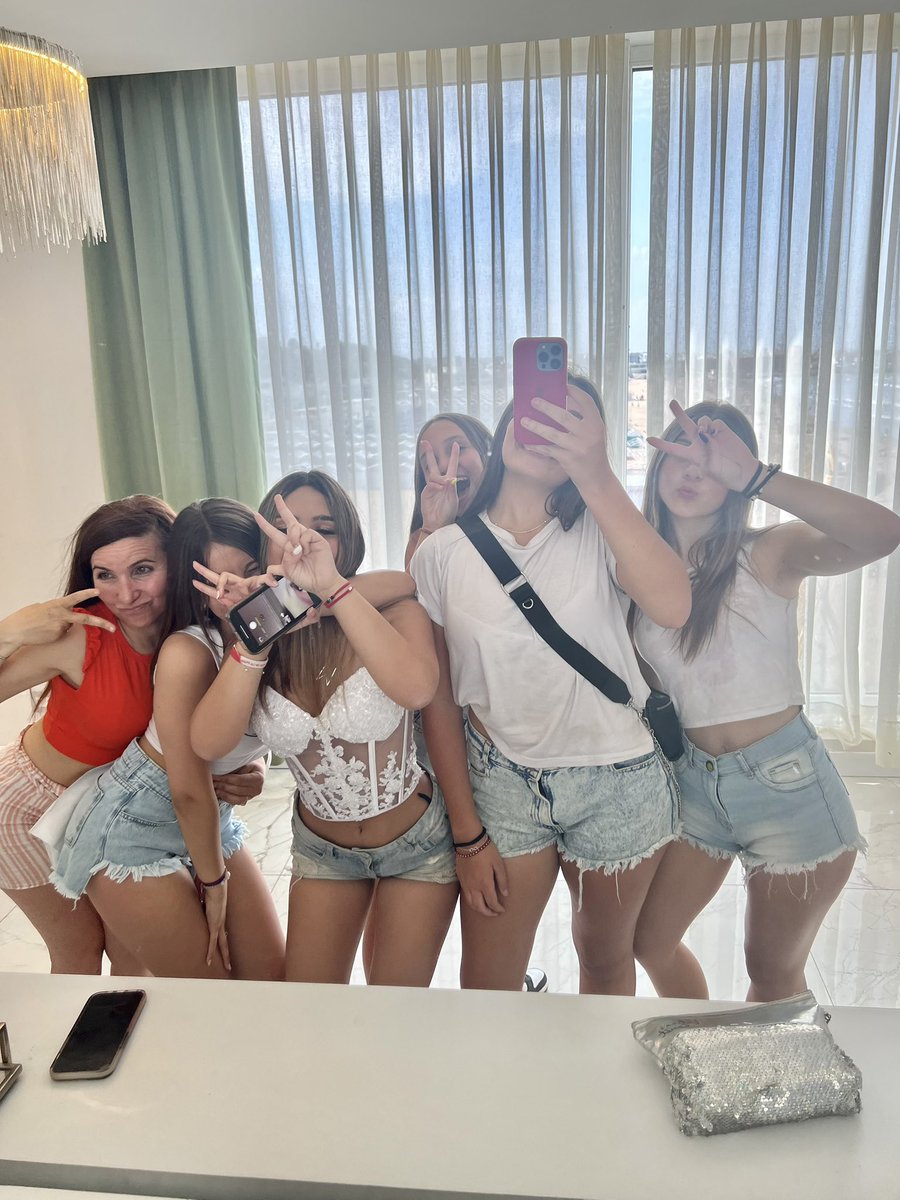 JosefinaMerodio's tweet photo. Las de siempre 💘 https://t.co/8JWLxu1hsh
