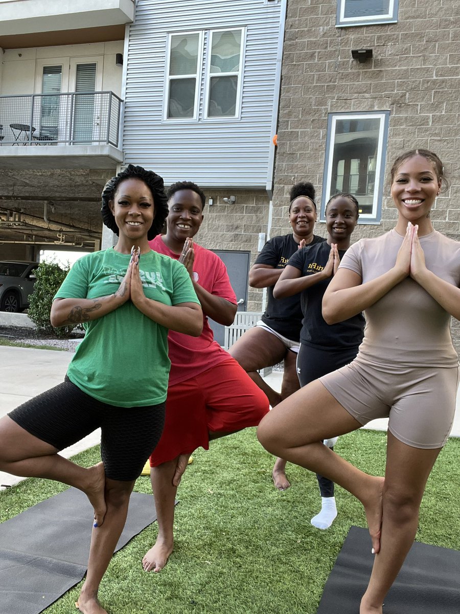 shae37's tweet photo. Yoga for beginners was in session this summer! Check out our new vegan chef at https://t.co/mEPPJsZAhG https://t.co/CW1pIeVb00