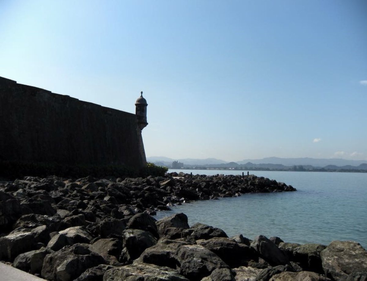 “Yo soy tuyo Puerto Rico pa lo que quieras mandar” (Yo habito una tierra luz, Tony Croatto) orgullosa de ser puertorriqueña, pa’lante criollo! <a href="/COlazagasti/">Coral Olazagasti, MD</a> <a href="/AnaVManana/">Ana I. Velázquez Mañana, MD, MSc, FASCO</a>