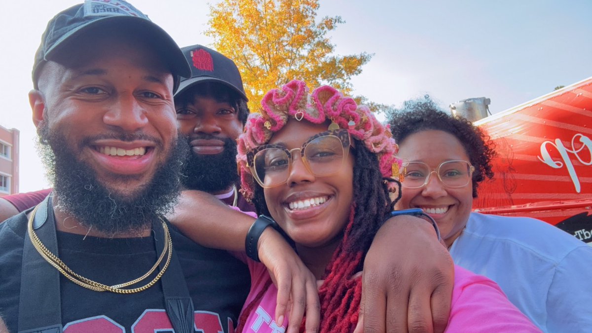 PeaceLove_J's tweet image. Yard tings #nccuhomecoming  pt1