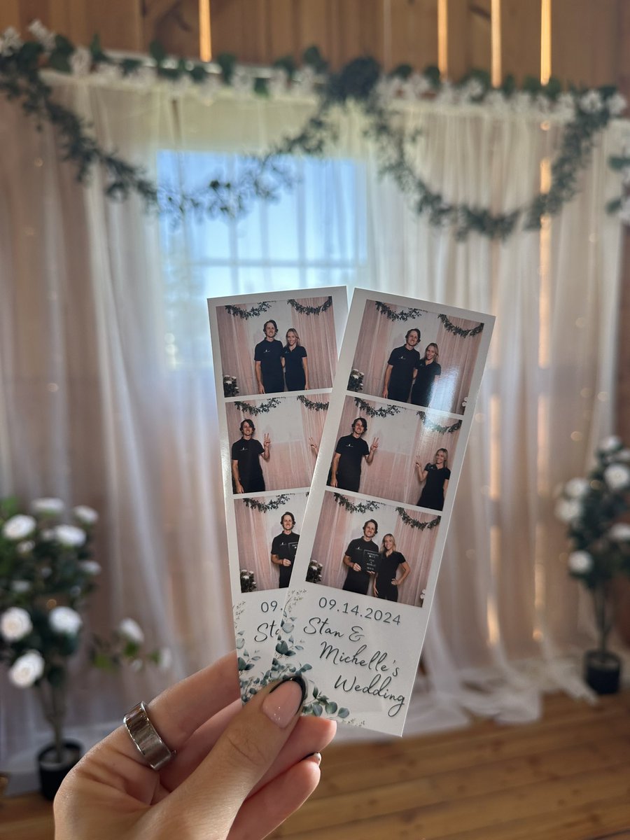 CalicoEvents's tweet image. What’s your favorite wedding favor? Personally, we love photostrips from the photobooth! But, we might be slightly biased 😍