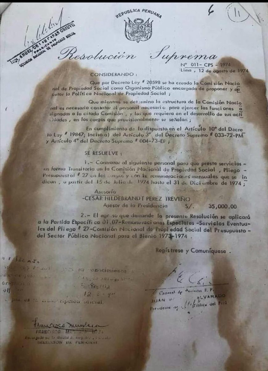 romerocaroperu's tweet photo. Resolución  Suprema  encontrada  del  General  Velasco  ex  Jefe  de  Estado  donde se observa que el  Asesor  de  Velasco  era el  Periodista  CESAR  HILDEBRANDT  con un sueldo de  S/ 35,000 soles . Este  Periodista  que se llena la boca gritando que defiende la  Democracia , apoyo la dictadura que empobreció al  Perú  con las  Estatizaciones .