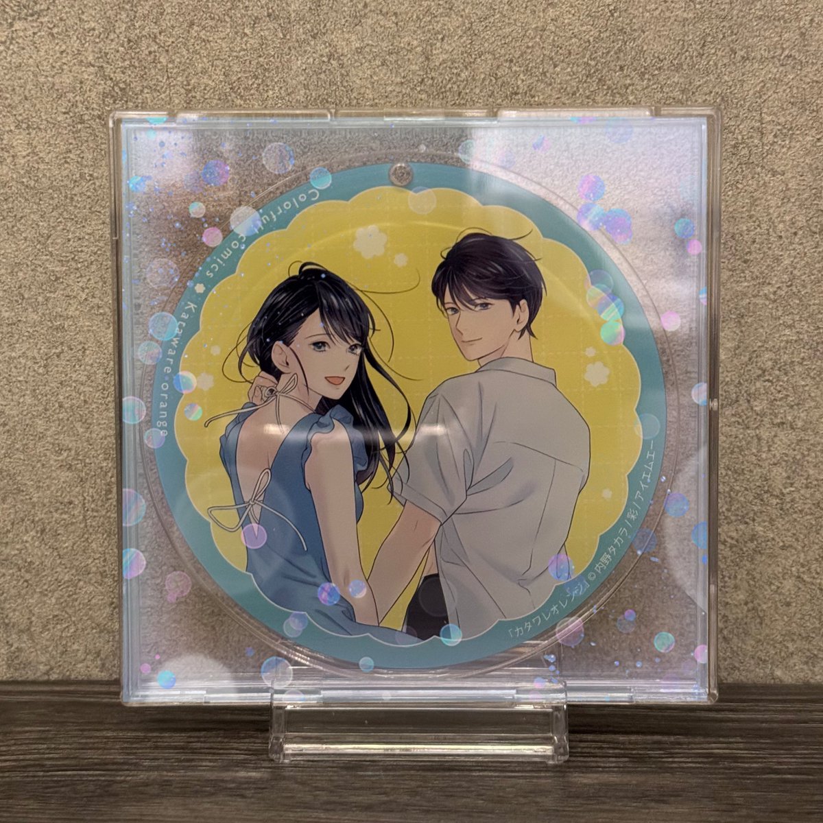 __Paclitaxel__'s tweet photo. 少しずつでもグッズの開封をしていかなければな…昨日も息子にキチガイの量と言われました(褒め言葉)オタクで収集癖あるとキチガイの量になる(自分でも言う)

←
カタワレオレンジ
作画：内野タカラ / 原作：彩

→
キスをするまで帰さない
作画：山桐硅 / 原作：碧まりる https://t.co/Tc9kOk2yGl