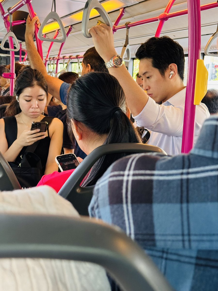 GeishaTV's tweet photo. Cute guy spotted onboard the bus https://t.co/JPcLoua57A