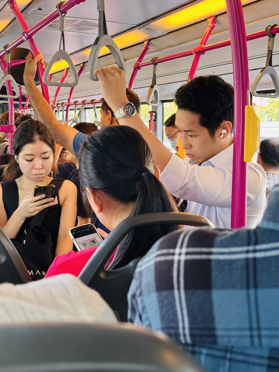 GeishaTV's tweet photo. Cute guy spotted onboard the bus https://t.co/JPcLoua57A