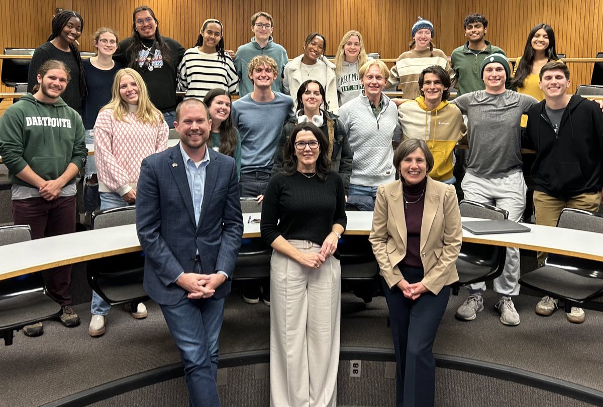 Engaging conversation tonight with the Dartmouth Democrats about voting rights, LGBTQ+ rights, abortion rights and everything else at stake in next week’s election. Grateful to this crew for supporting our candidates for the NH House and Dems up and down the ballot! #NHPolitics