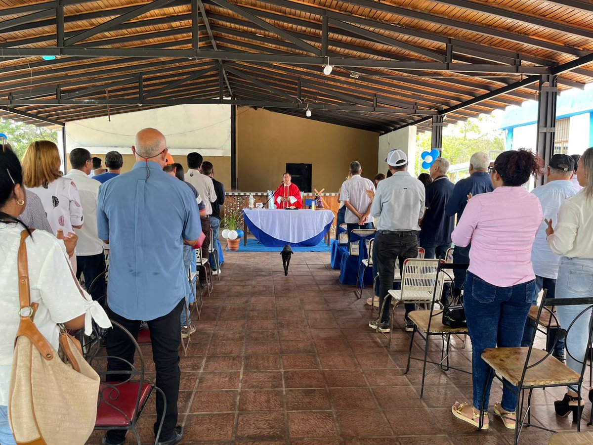 Daniel_Migliory's tweet photo. Misa en Acción de Gracia con motivo a los 163 aniversario del @CIVoficial celebrada en las instalaciones de nuestro colegio de Ingenieros del Estado Cojedes. https://t.co/2p7wcOhnwJ