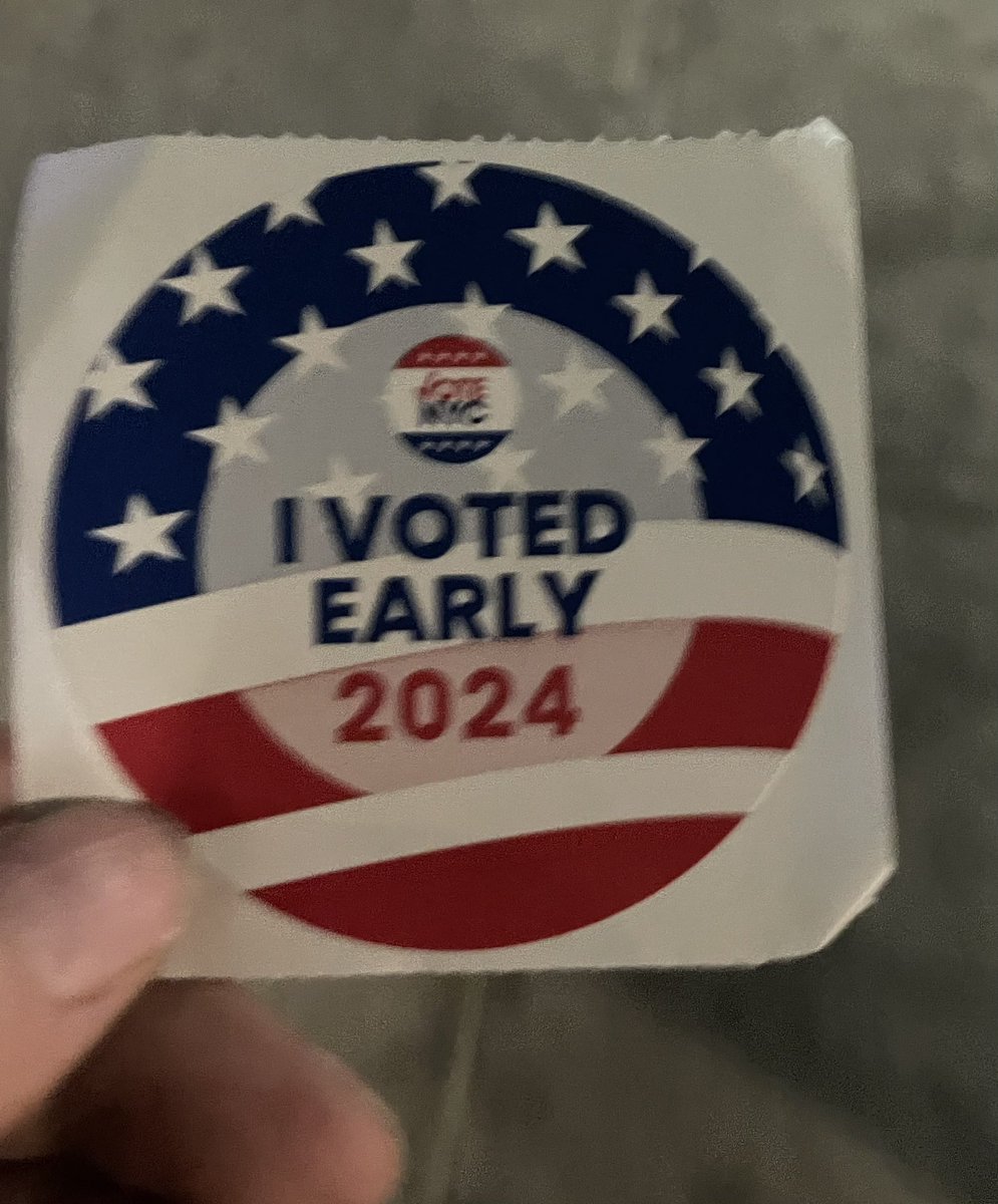 negronv01's tweet image. #StraightBlueDownBallot
#HarrisWalzLandslide2024