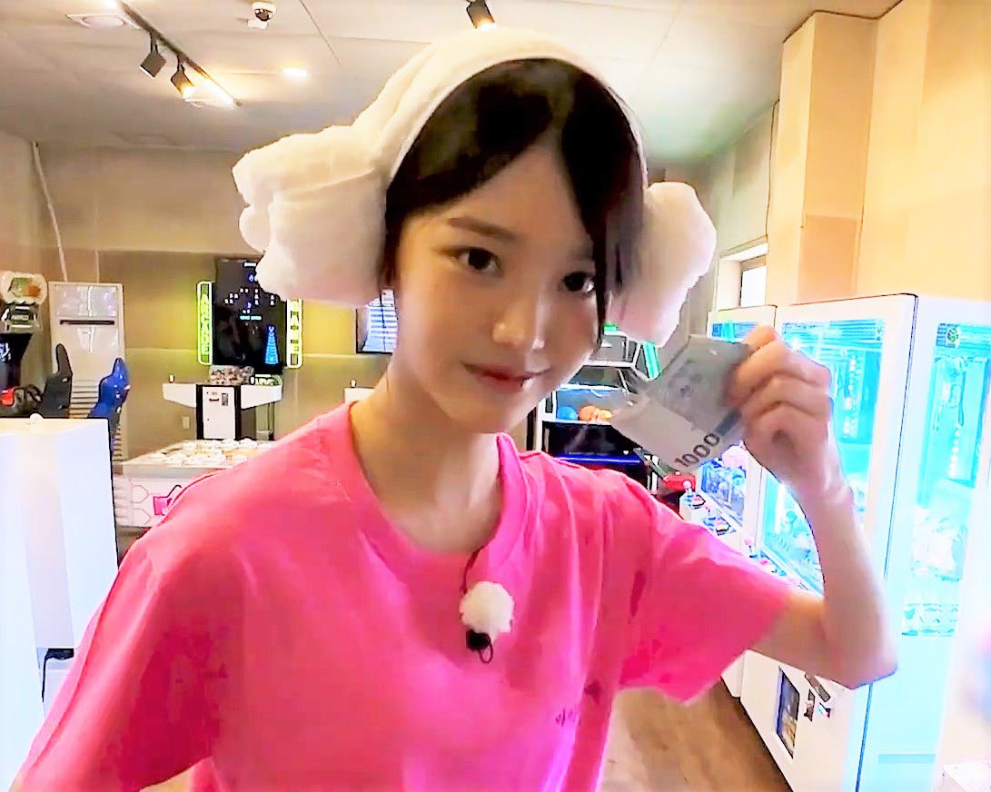 luvwy04's tweet photo. 진짜 개귀엽다 천원 들고 우쭐초딩이야 https://t.co/rLf3D1Twki