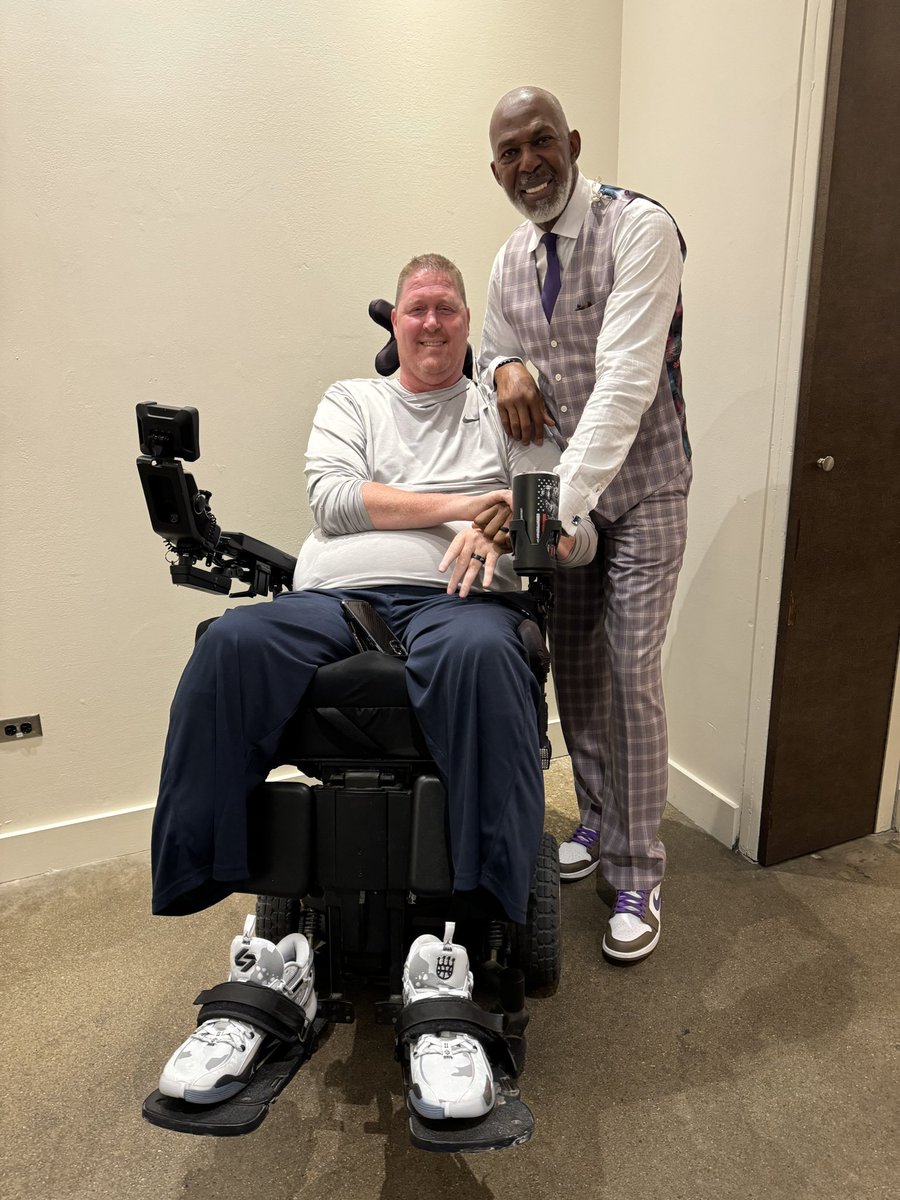 bigTbailey's tweet image. Dallas Legend SHAWN BRADLEY