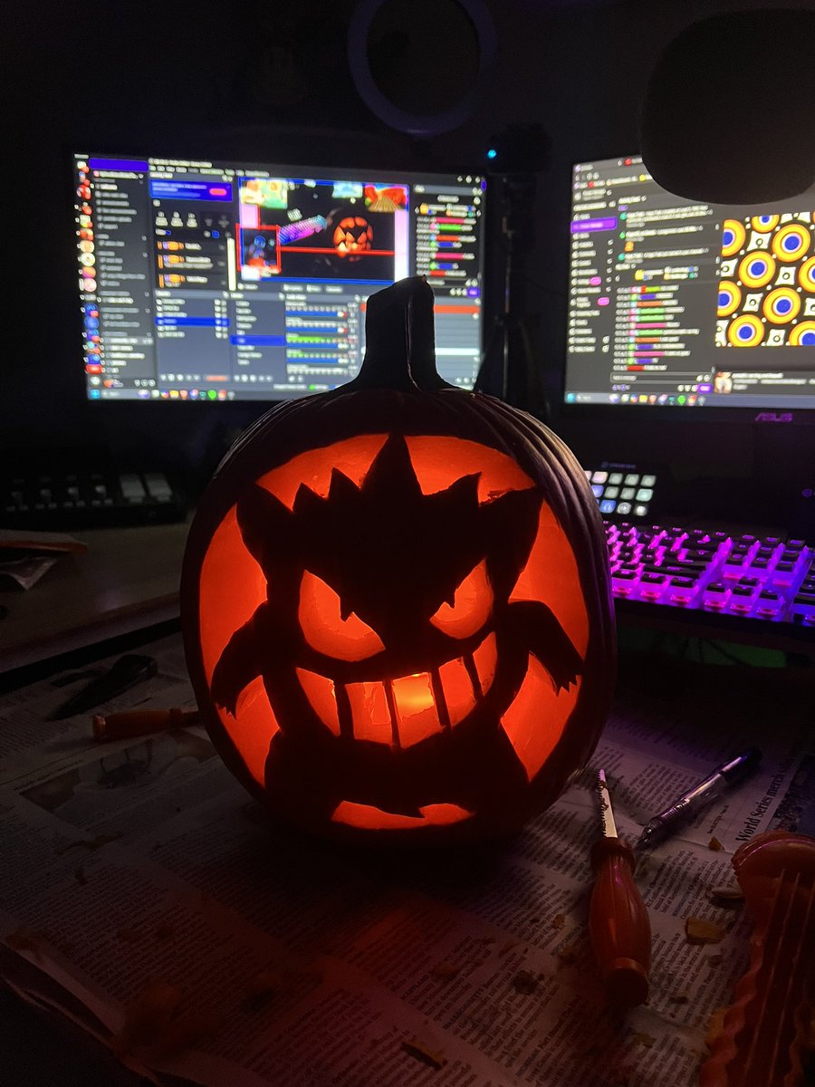 kylieedlelee's tweet image. Guys the pumpkin carving stream was a success! So happy with how this turned out. I didn’t even use a stencil :O free handed that gengar :’) a little scuffed but still cute :3