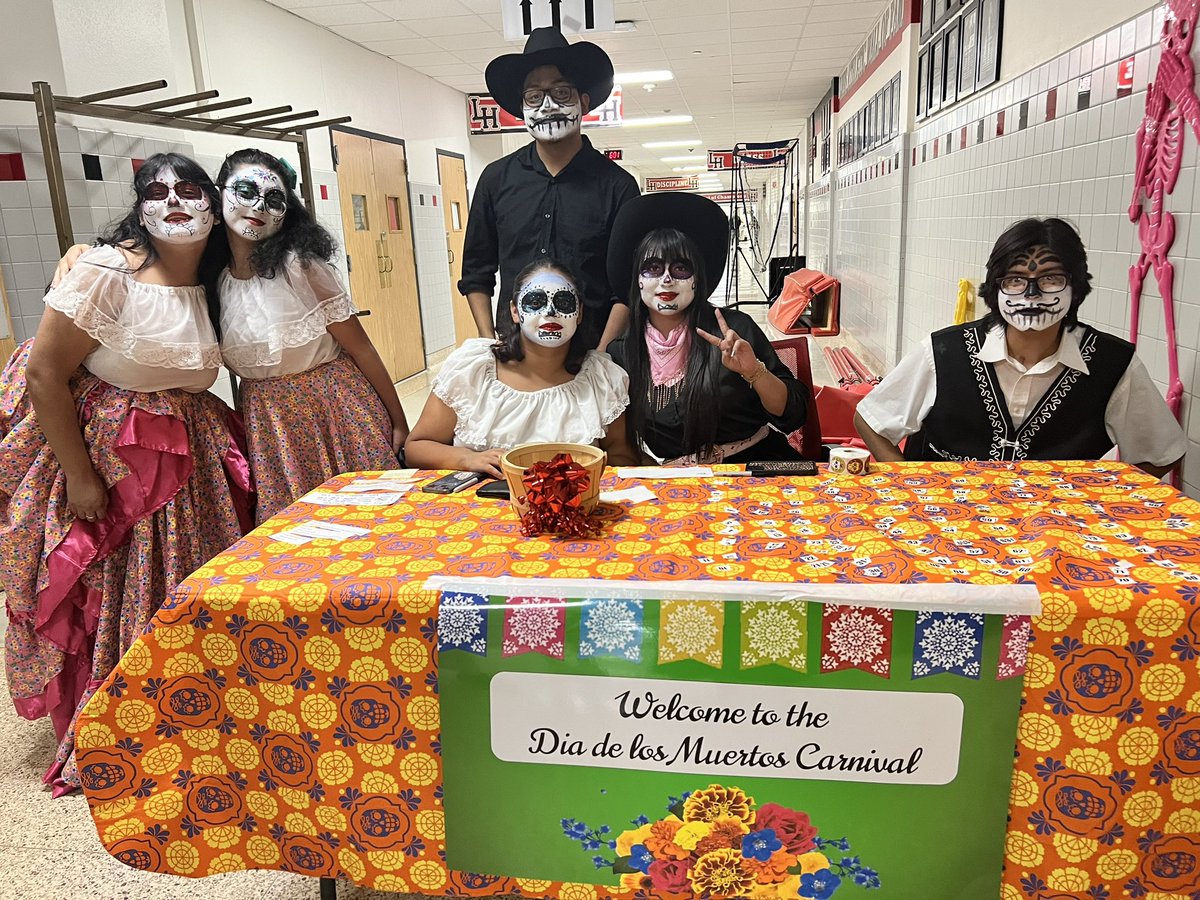 Marion Wildes (@wildes4learning) on Twitter photo Thank you <a href="/DRenteria92/">Debbie Renterรญa</a> for celebrating with us tonight and for always supporting <a href="/LakeHighlandsHS/">Lake Highlands High School</a>! ๐พ Thank you <a href="/DRenteria92/">Debbie Renterรญa</a> for celebrating with us tonight and for always supporting <a href="/LakeHighlandsHS/">Lake Highlands High School</a>! ๐พ