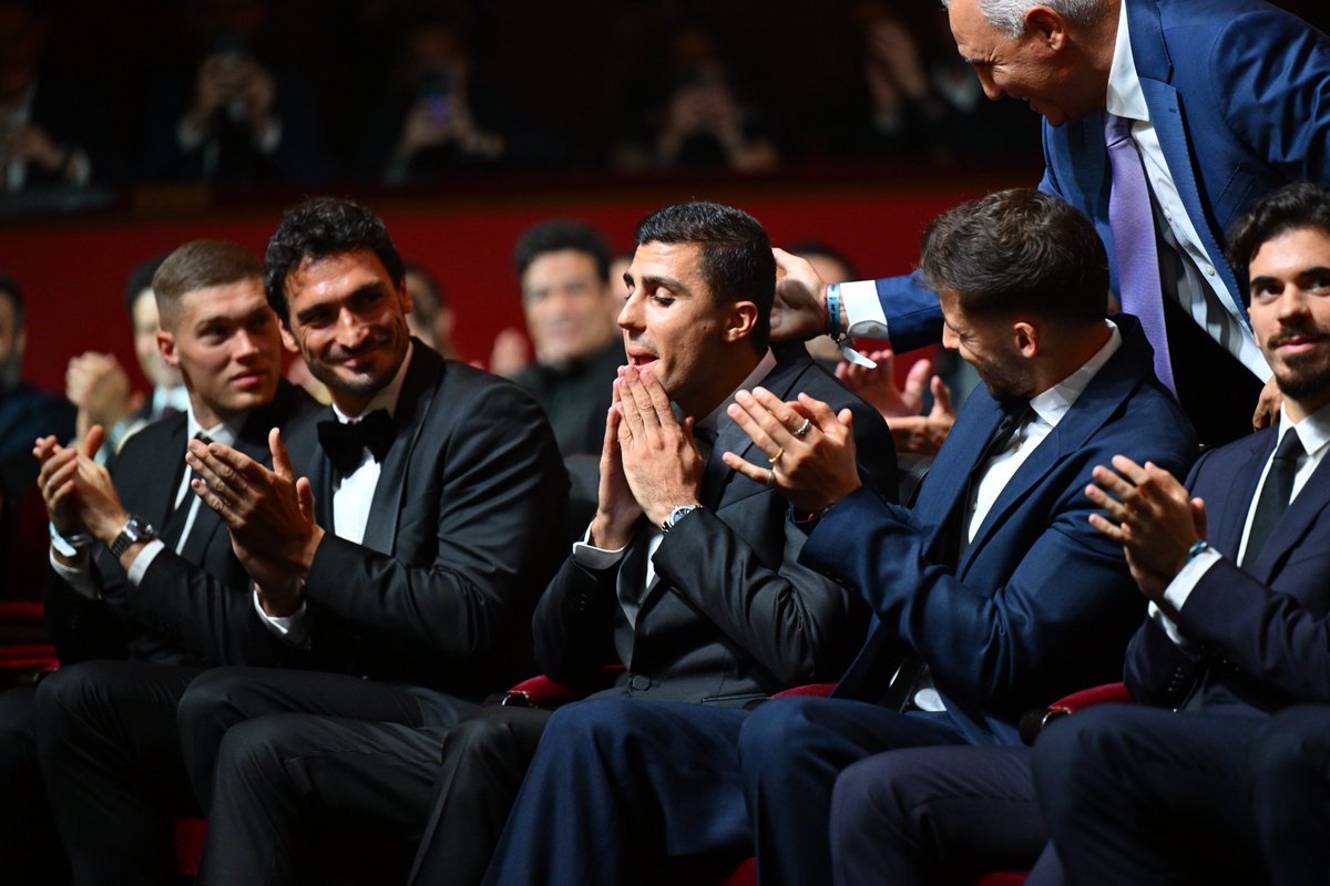 FabrizioRomano's tweet photo. 🔵✨ Rodri: "Manchester City is the best club in the world. I can just say: thank you so much, you are so special, I know I wouldn’t have made this without you".

"Winning the Ballon d'Or is the realisation of a dream, a genuine honour". https://t.co/hRvgJvzeEg