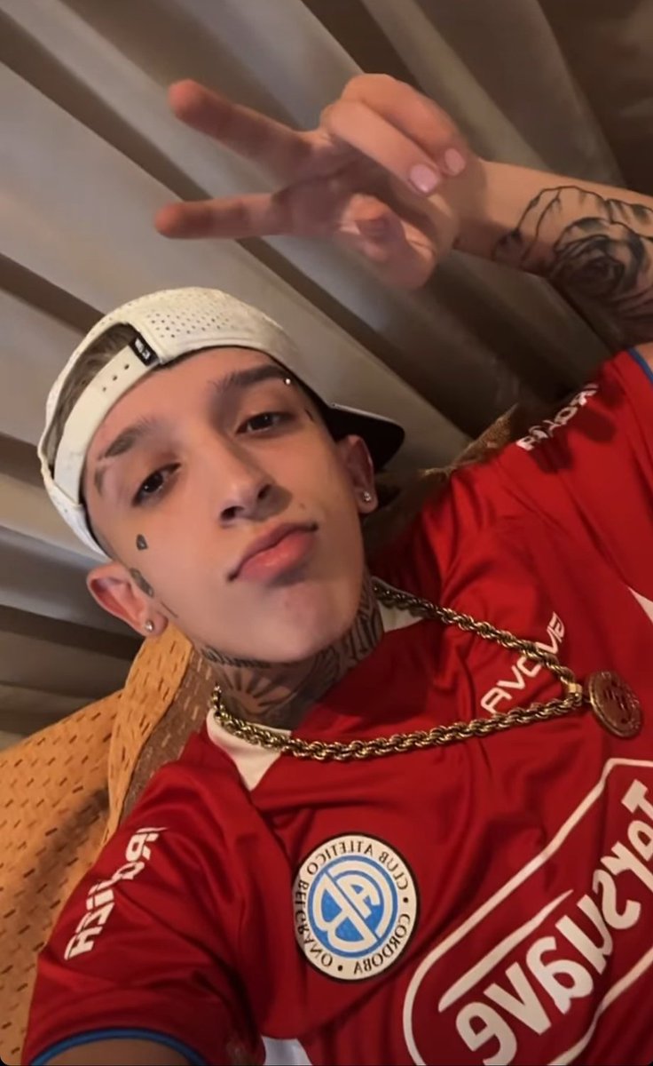 Jajajajaj quien es ese???
La verdadera cabra es el 🪳🏴‍☠️