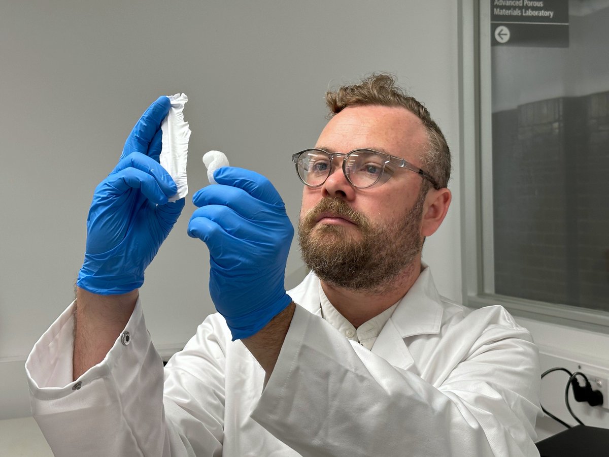 RMIT's tweet photo. This new invention turns packaging waste into a device that can harvest static #electricity from motion and wind. ⚡️🎈

Learn More: https://t.co/FGybbxaYuP https://t.co/ZvlqqOtfc6