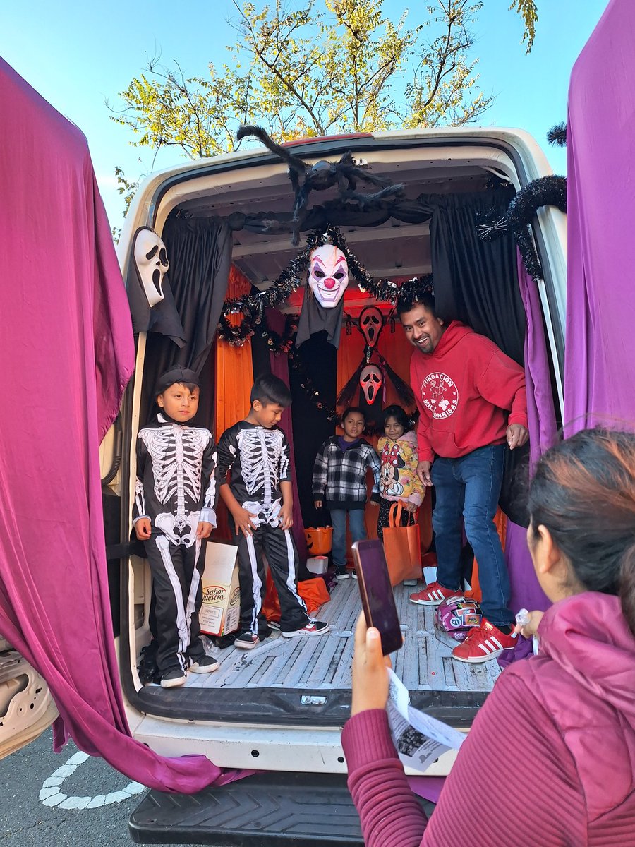 Great turn out for our Trunk or Treat event <a href="/PaulRobesonNBPS/">Paul Robeson Community School for the Arts</a>. Thank you to our families, community partners, teachers and students who participated. Everyone had a great time visiting all the interesting designs and collecting sweet treats. <a href="/kalanne02/">Violet Robinson</a> <a href="/BobbyHammEdu/">Bobby Hamm</a> <a href="/nbpschools/">New Brunswick Public Schools</a>