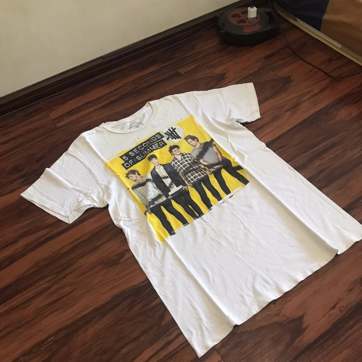 hailell's tweet photo. @meme_posser https://t.co/X9ckwzZEVc  semua size L 👌 https://t.co/b9BKUG4JMG