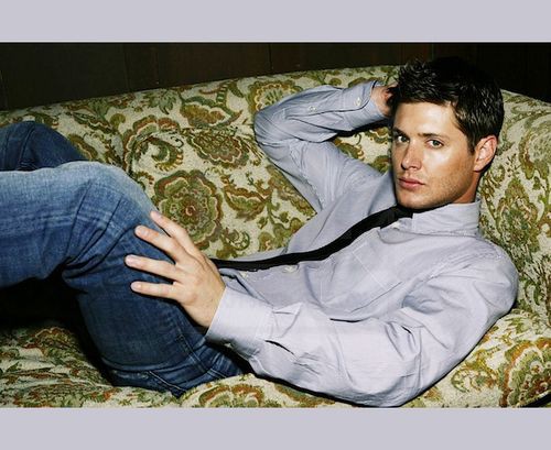 frances35752595's tweet photo. Goodnight All of #AcklesNation *👋😊❤️... This girlie is absolutely tired and Mr Pillow and cozy bed are calling my name.... "Yawn 🥱" See Y'all again tomorrow. #GoodNightsRest  #JensenAckles  #deanwinchester https://t.co/BXgoByO61j