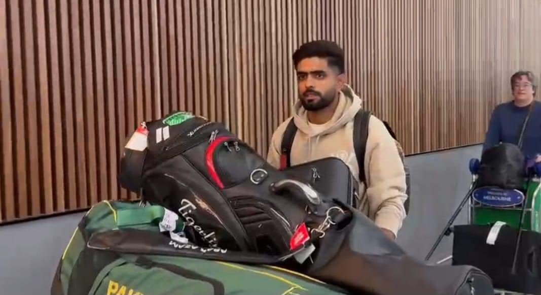 MalikkRiaz's tweet photo. Babar is at Melbourne airport for upcoming #PAKvsAUS series! https://t.co/8BtveViURl