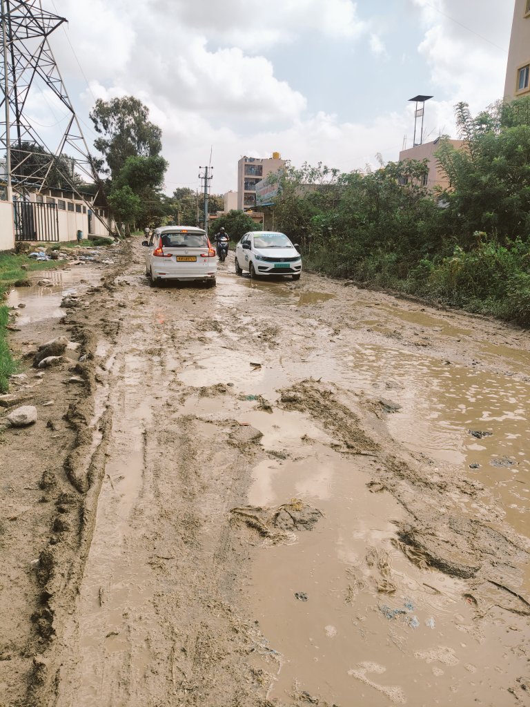 ErPrakashom's tweet photo. @east_bengaluru @siddaramaiah Real face of #brandbengaluru @DKShivakumar https://t.co/XOqae87FEc