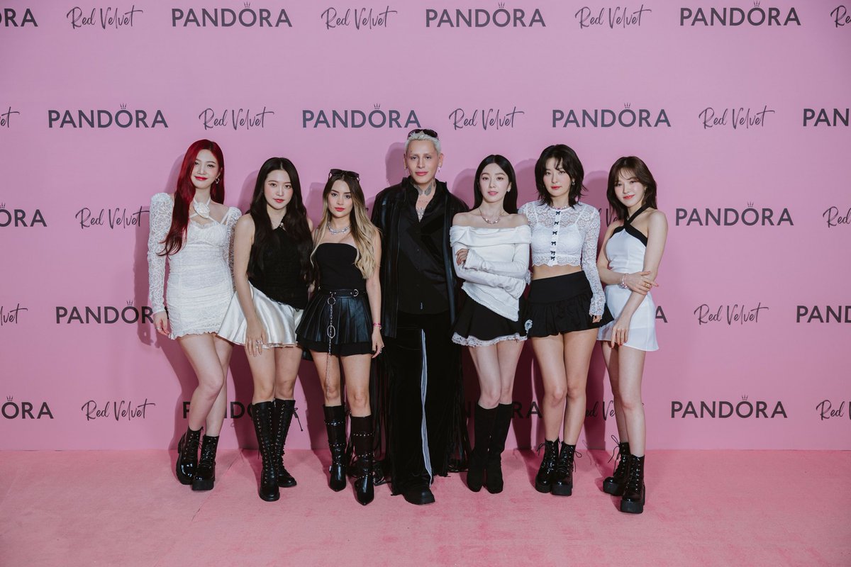 chobomseulrene's tweet photo. Red Velvet at the Pandora Event 💍 https://t.co/O0P3WD4uco