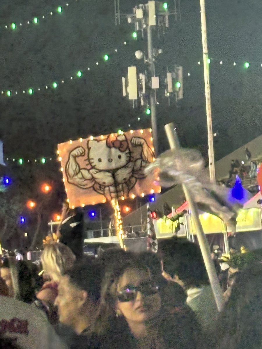 ihearttkaila's tweet photo. escape halloween 2024 was a success !! ๐๐ฆ๐ฎ๐ค๐๐ #EscapeHalloween #noscenter https://t.co/SJRSo3JTGB